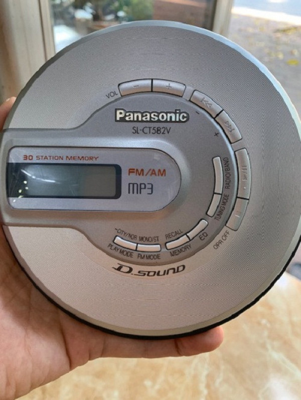 MÁY NGHE ĐĨA CD WALKMAN ,  MÁY CD CẦM TAY PANASONIC SL-CT582V  chạy được CDmp3